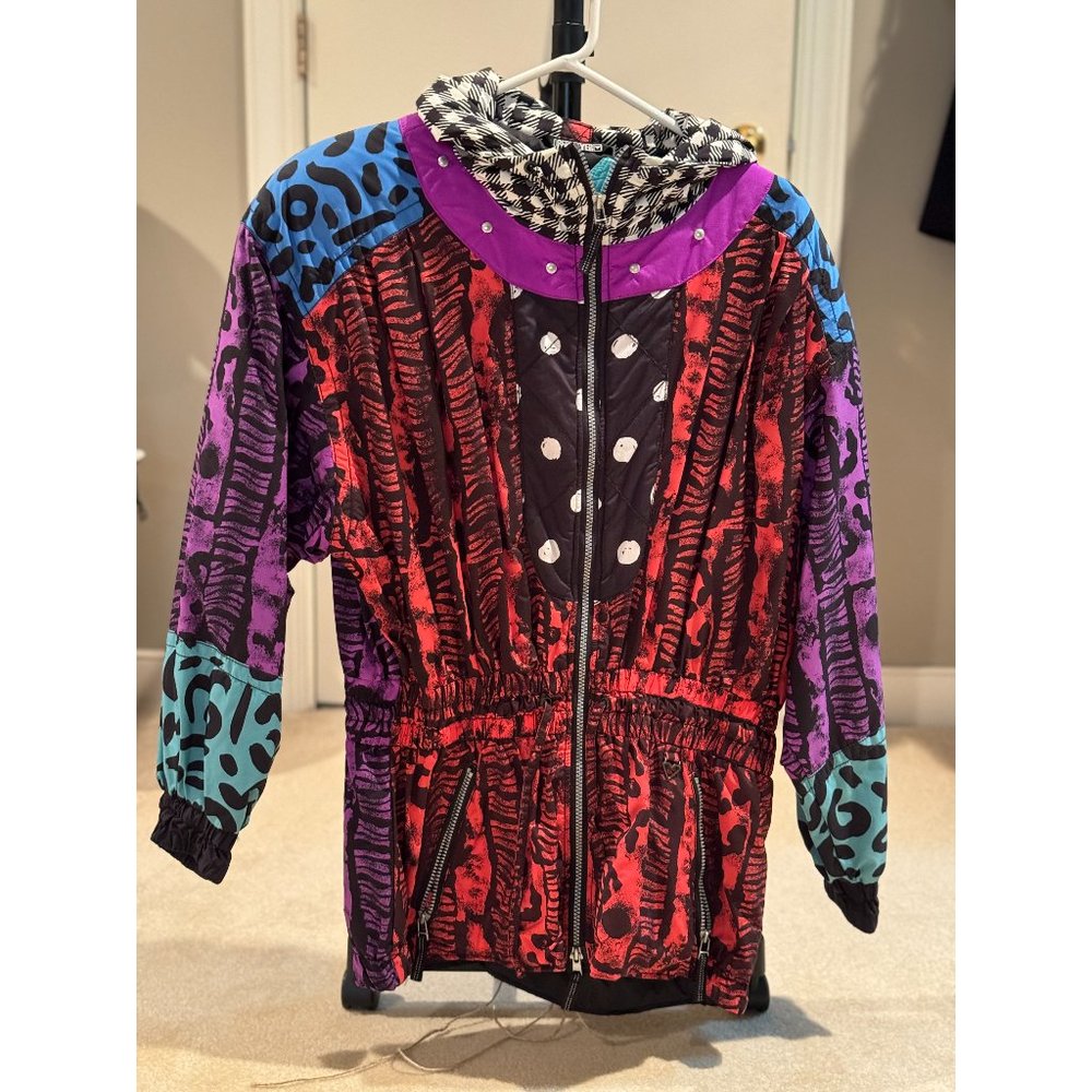 vintage and colorful obermeyer jacket with hood. Size 12